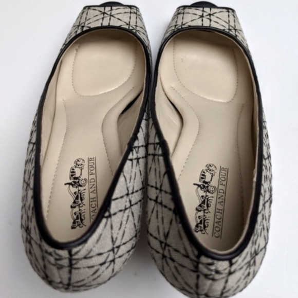 Coach and Four Fabric Peep Toe Heels Size 7.5 - Picture 7 of 7